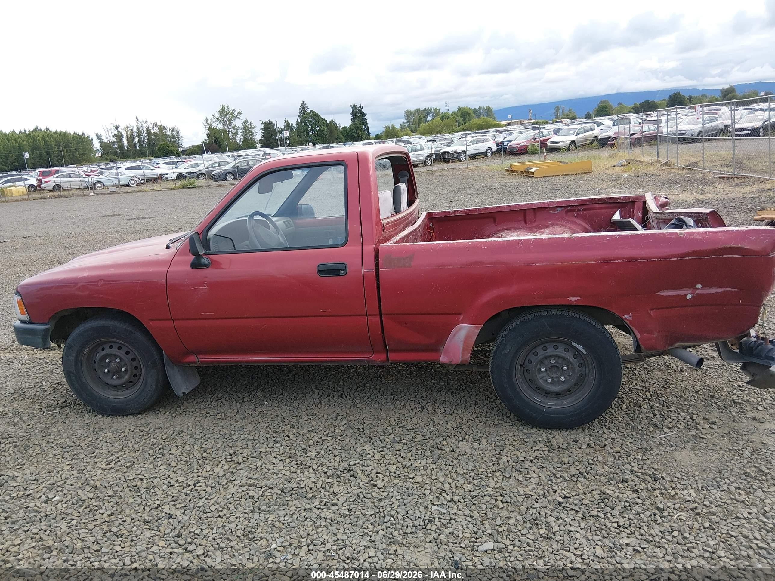 1993 Toyota Pickup 1/2 Ton Short Whlbase Stb Red vin: 4TARN81A7PZ095656