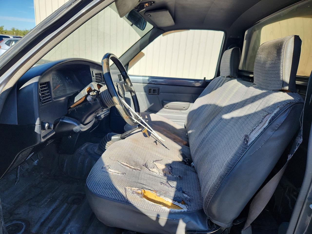 1992 Toyota Pickup Base Gray vin: 4TARN81A8NZ011406