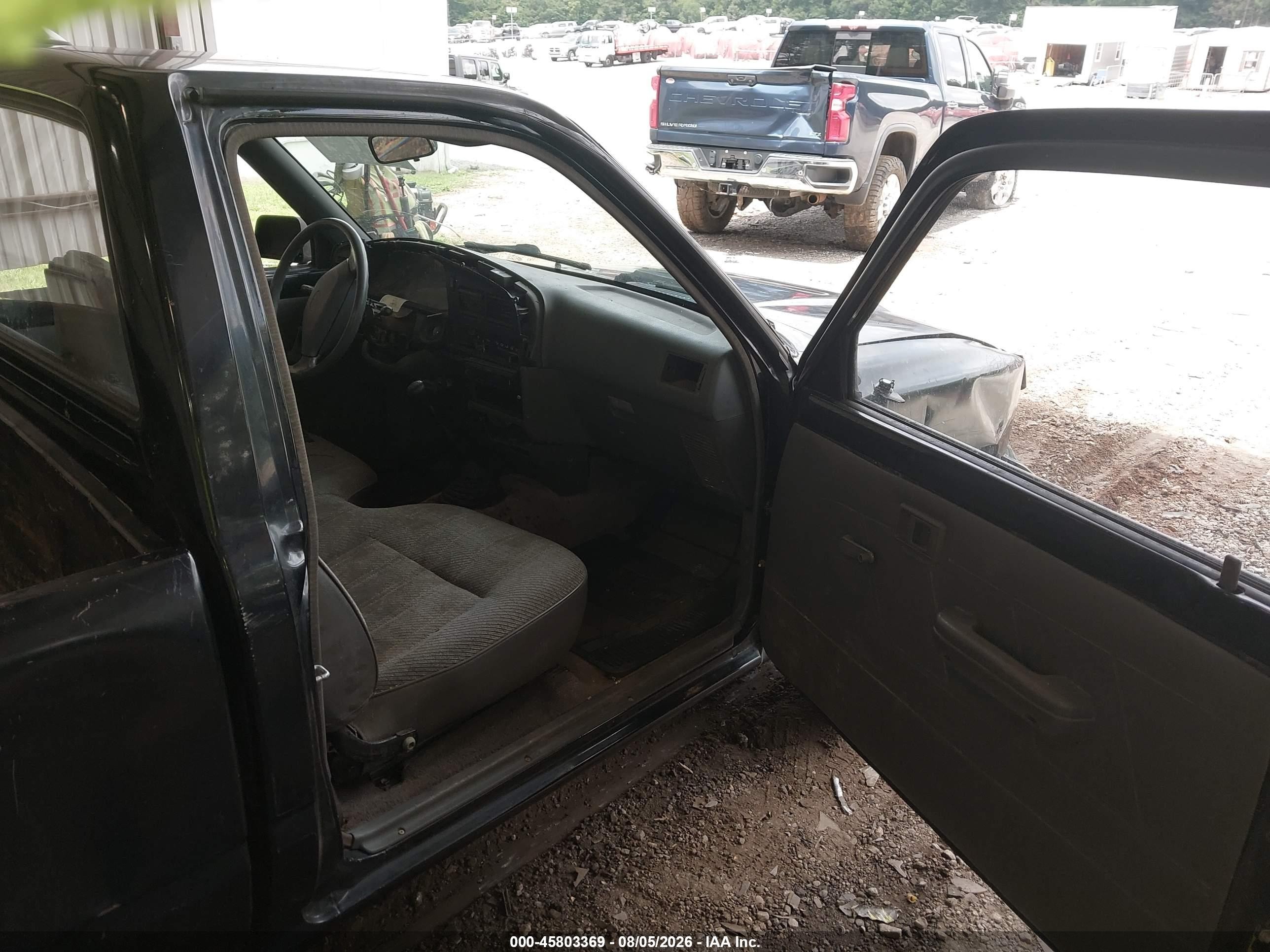 1994 Toyota Pickup 1/2 Ton Short Whlbase Stb Black vin: 4TARN81A8RZ258950