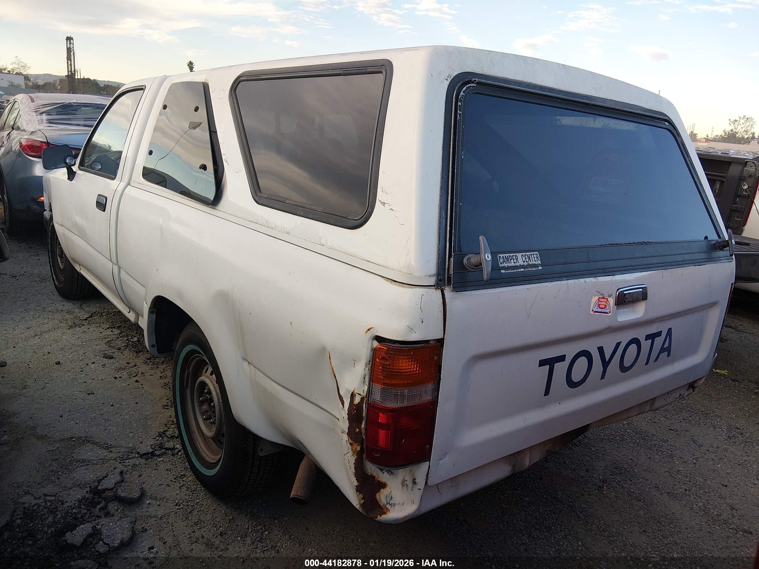 1995 Toyota Pickup 1/2 Ton Short Whlbase Stb White vin: 4TARN81A8SZ329652