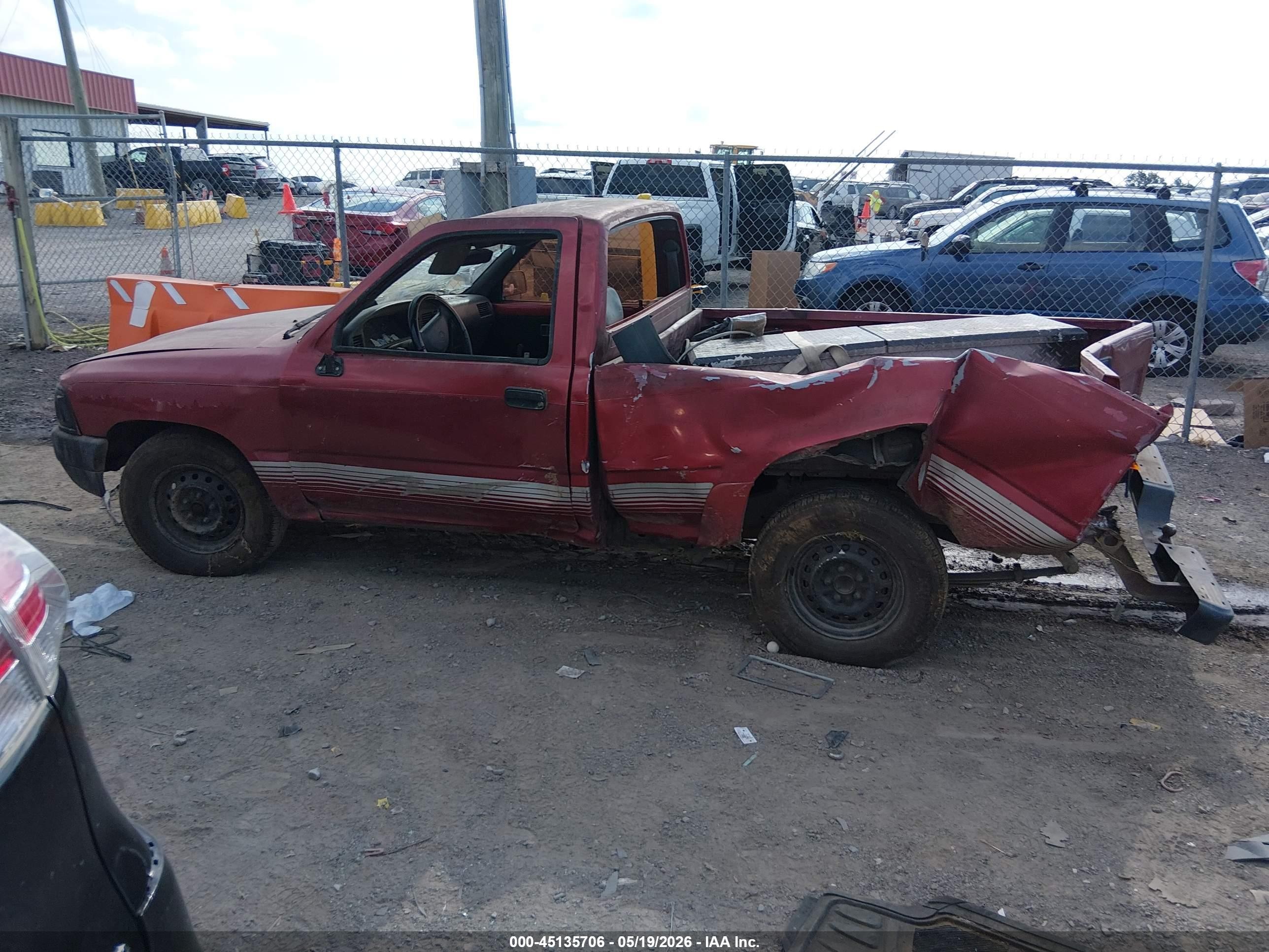 1993 Toyota Pickup 1/2 Ton Short Whlbase Stb Red vin: 4TARN81A9PZ136661