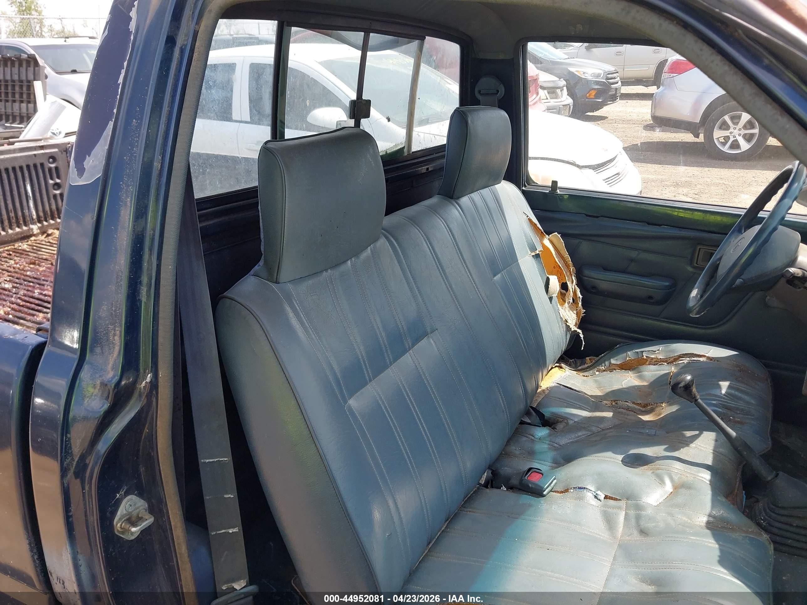 1995 Toyota Pickup 1/2 Ton Short Whlbase Stb Blue vin: 4TARN81A9SZ325626