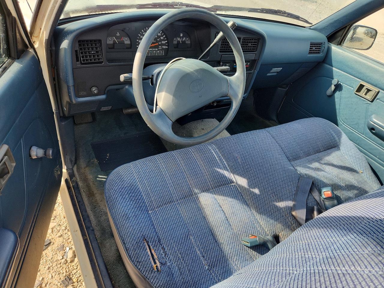 1992 Toyota Pickup 1/2 Ton Short Wheelbase Dlx White vin: 4TARN81P6NZ001607