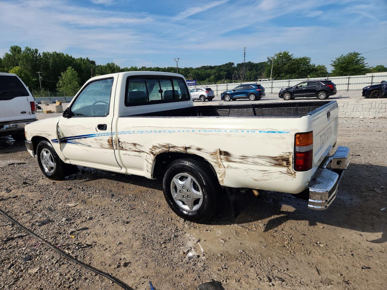 1992 Toyota Pickup 1/2 Ton Short Wheelbase Dlx White vin: 4TARN81P6NZ001607