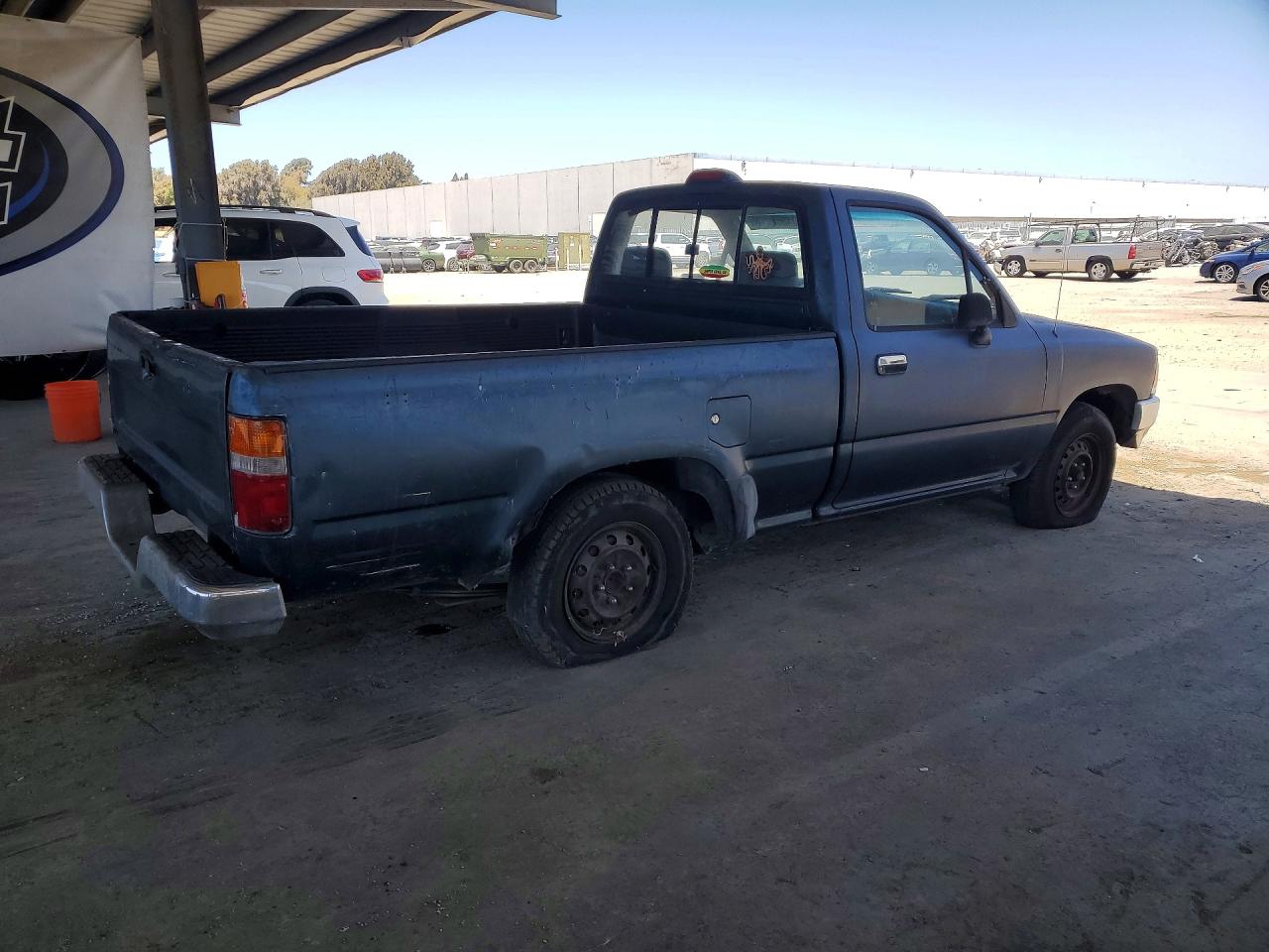 1995 Toyota Pickup 1/2 Ton Short Wheelbase Dx Green vin: 4TARN81P9SZ321709