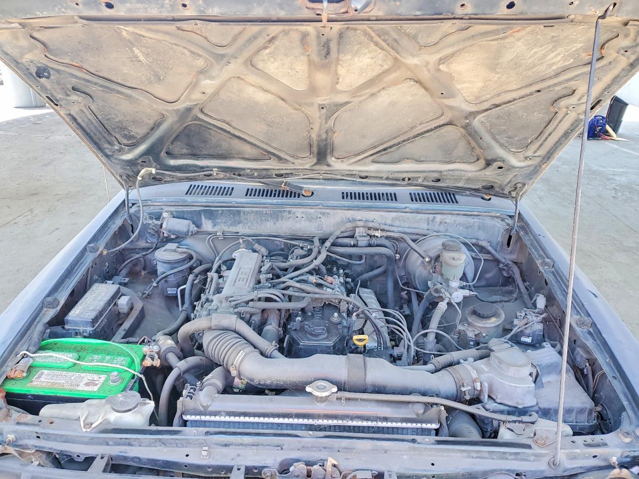 1995 Toyota Pickup 1/2 Ton Short Wheelbase Dx Green vin: 4TARN81P9SZ321709