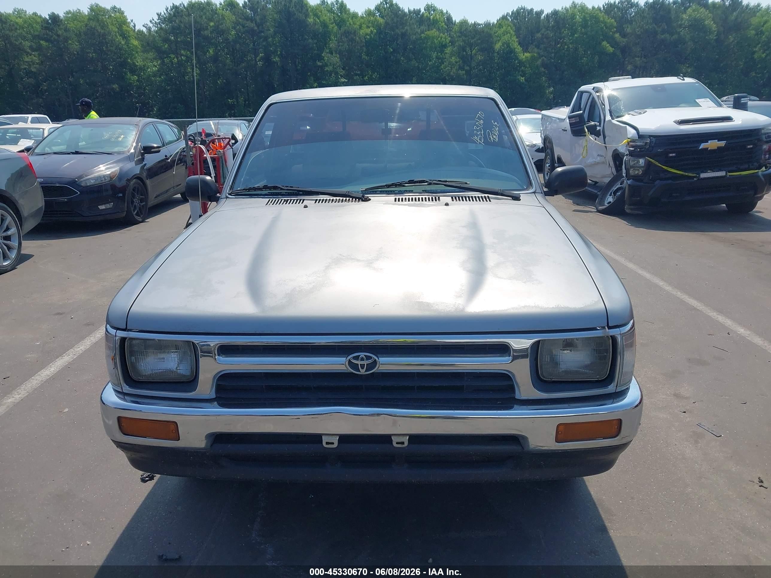 1993 Toyota Pickup 1/2 Ton Short Whlbse Dx Silver vin: 4TARN81PXPZ089015