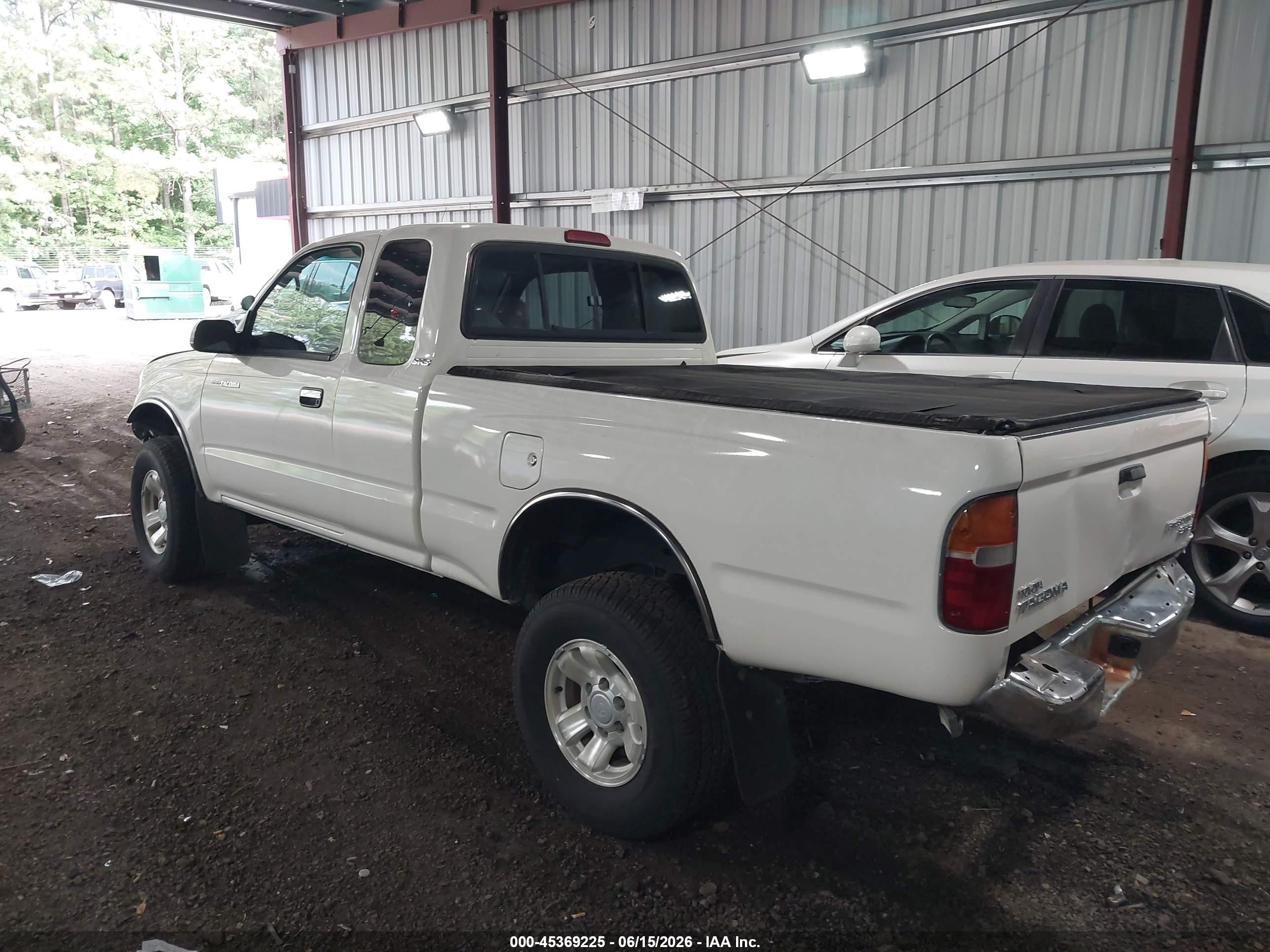 2000 Toyota Tacoma Prerunner White vin: 4TASM92N8YZ641474