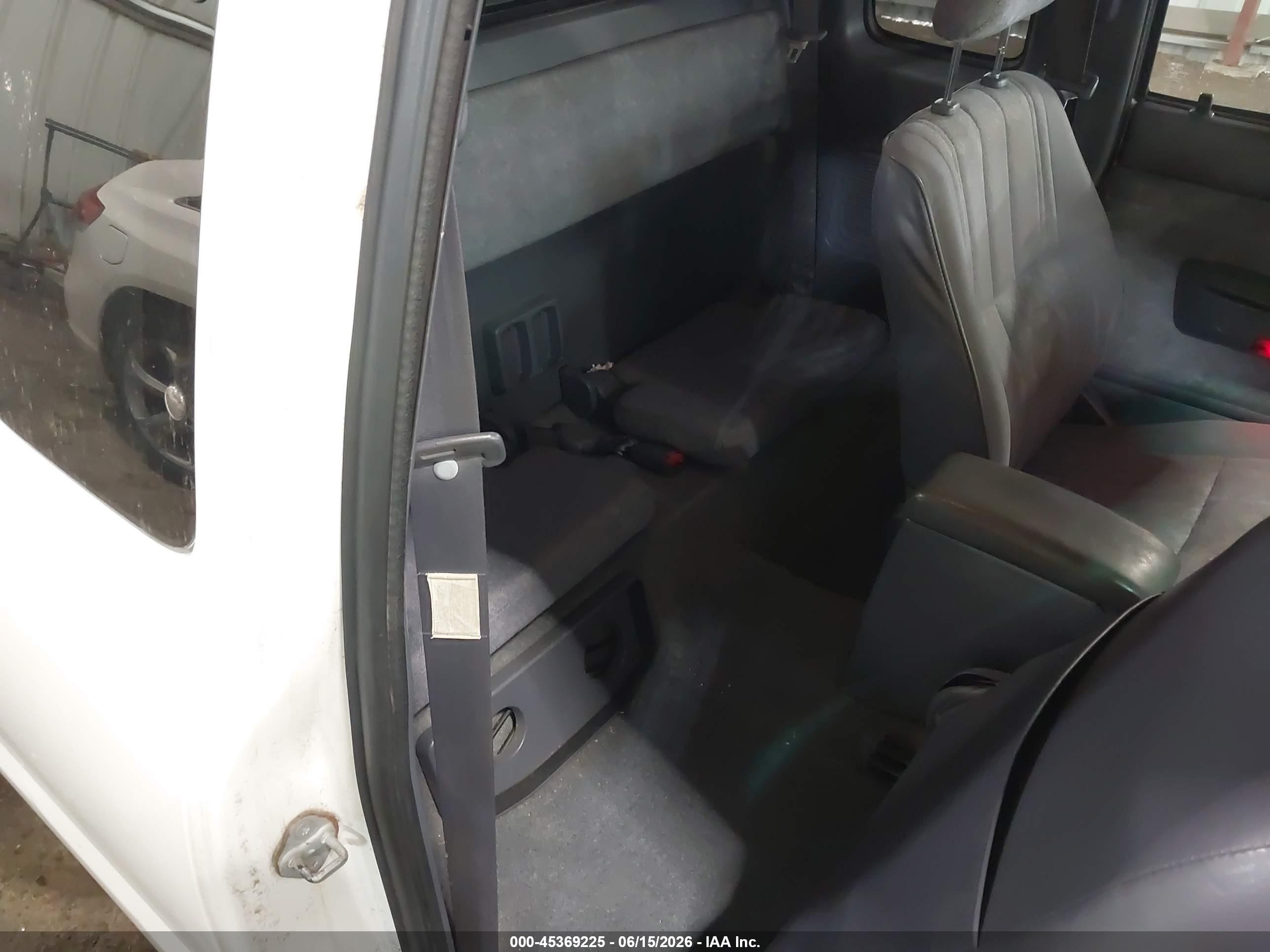 2000 Toyota Tacoma Prerunner White vin: 4TASM92N8YZ641474