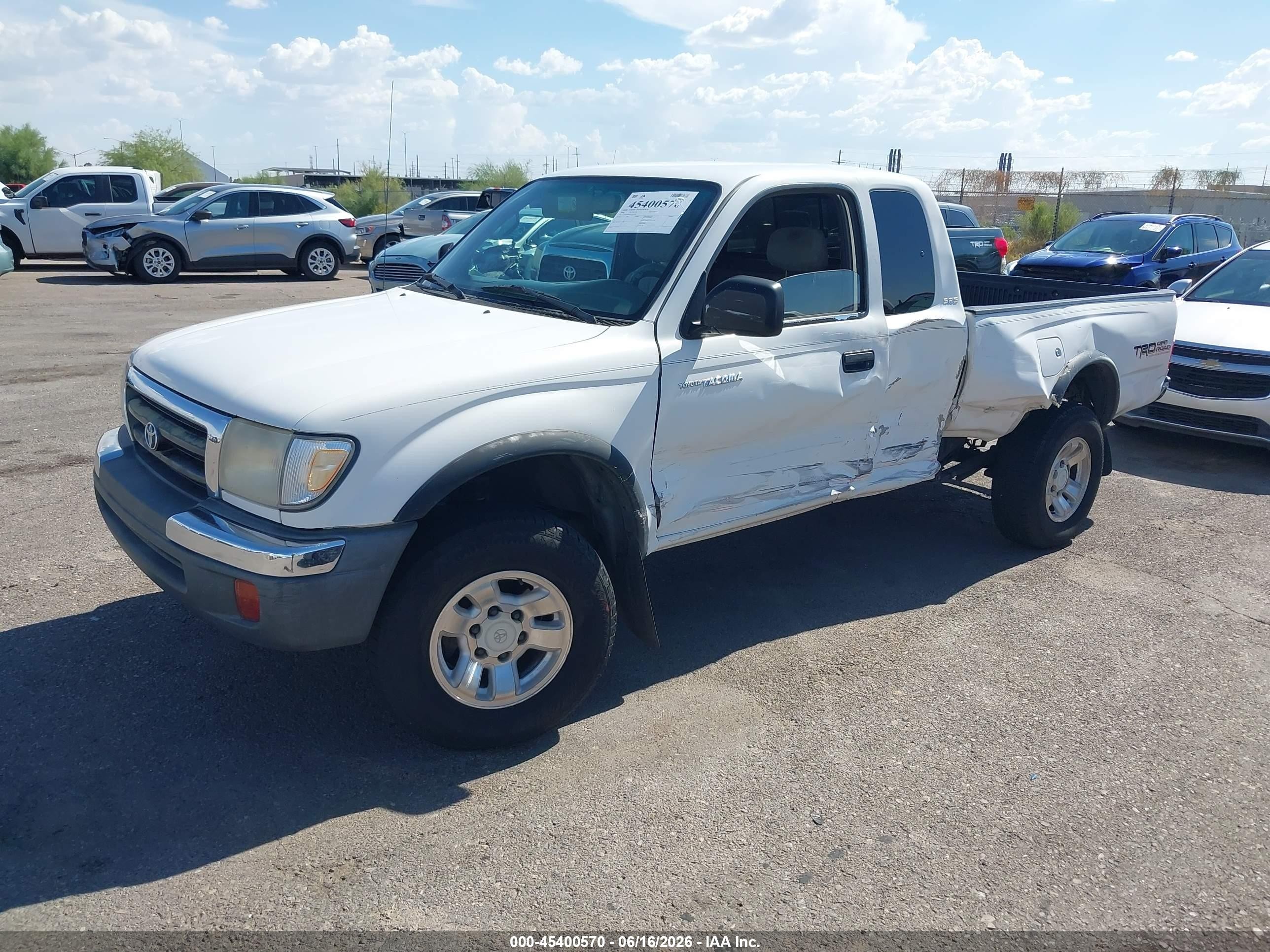 2000 Toyota Tacoma Prerunner V6 White vin: 4TASN92N0YZ644785
