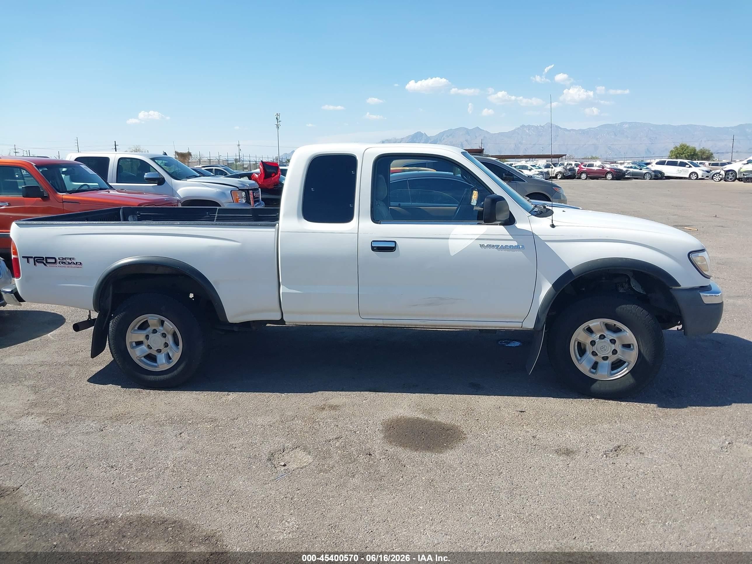 2000 Toyota Tacoma Prerunner V6 White vin: 4TASN92N0YZ644785