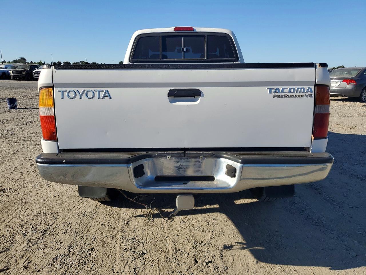 1999 Toyota Tacoma Xtracab Prerunner White vin: 4TASN92N2XZ462939