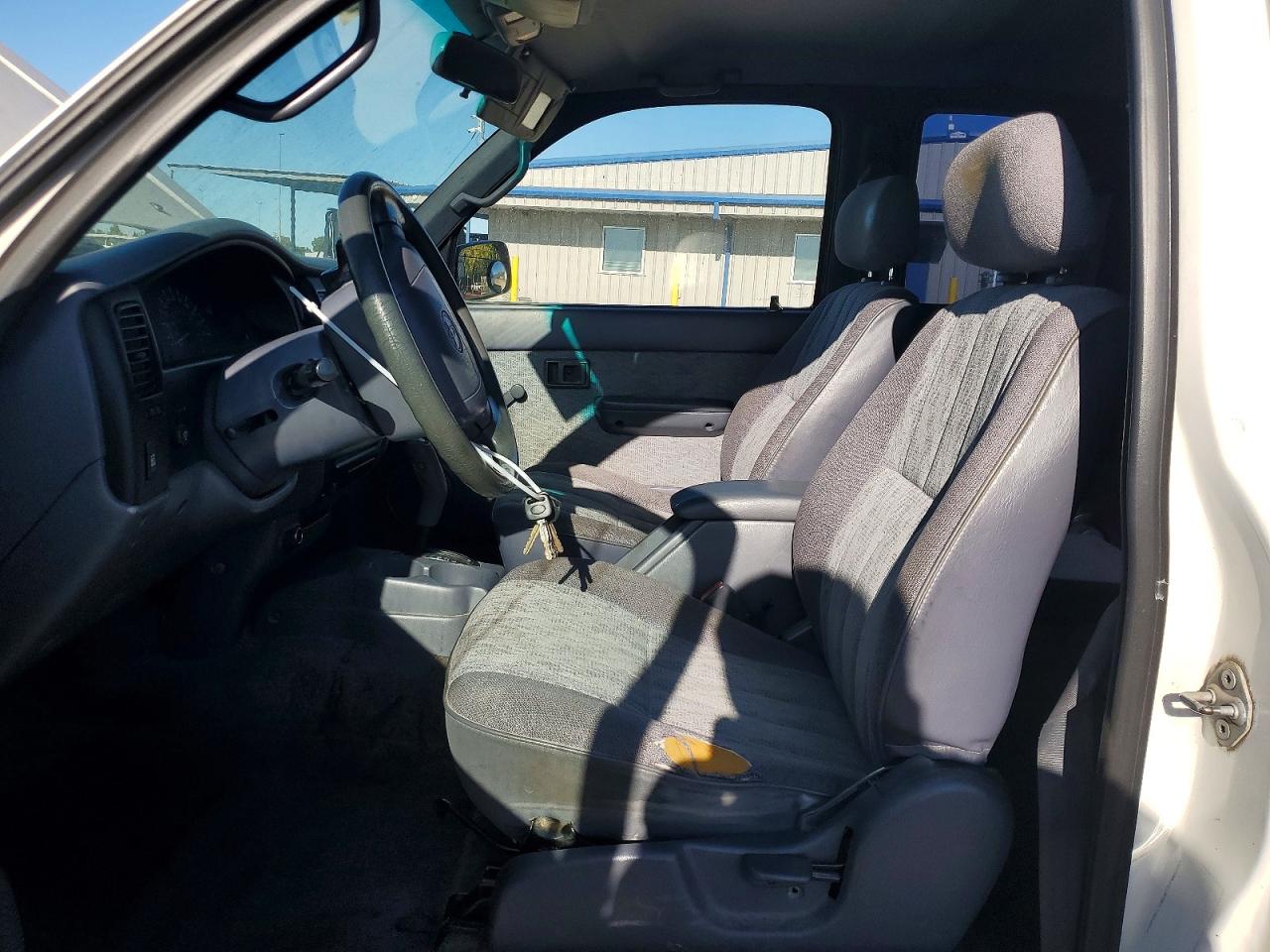 1999 Toyota Tacoma Xtracab Prerunner White vin: 4TASN92N2XZ462939