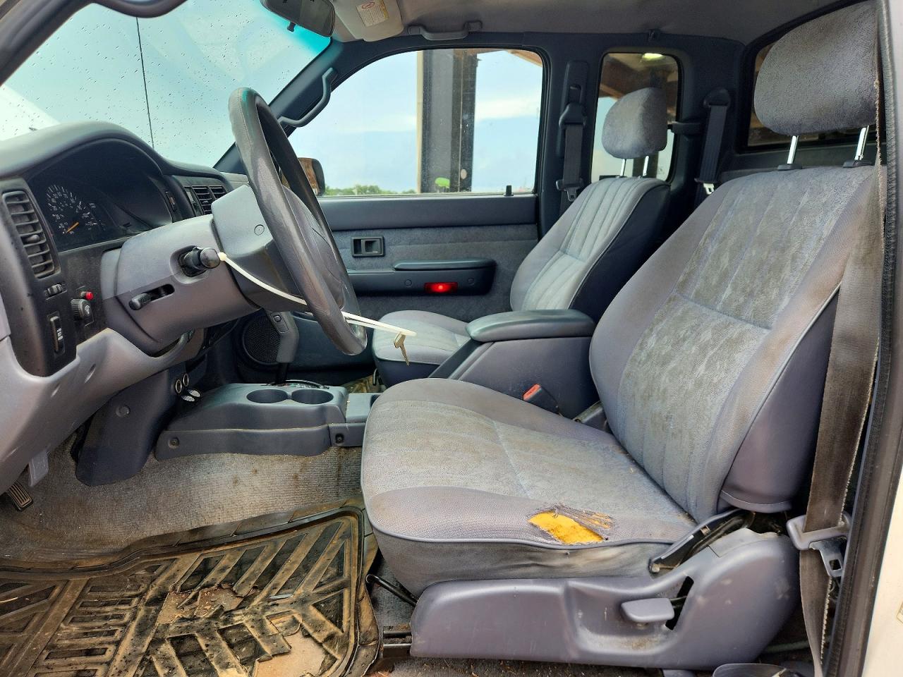 2000 Toyota Tacoma Xtracab Prerunner White vin: 4TASN92N3YZ578278