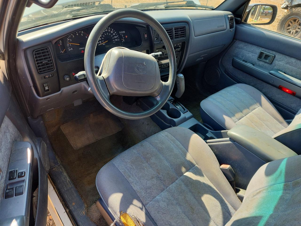 2000 Toyota Tacoma Xtracab Prerunner White vin: 4TASN92N3YZ578278