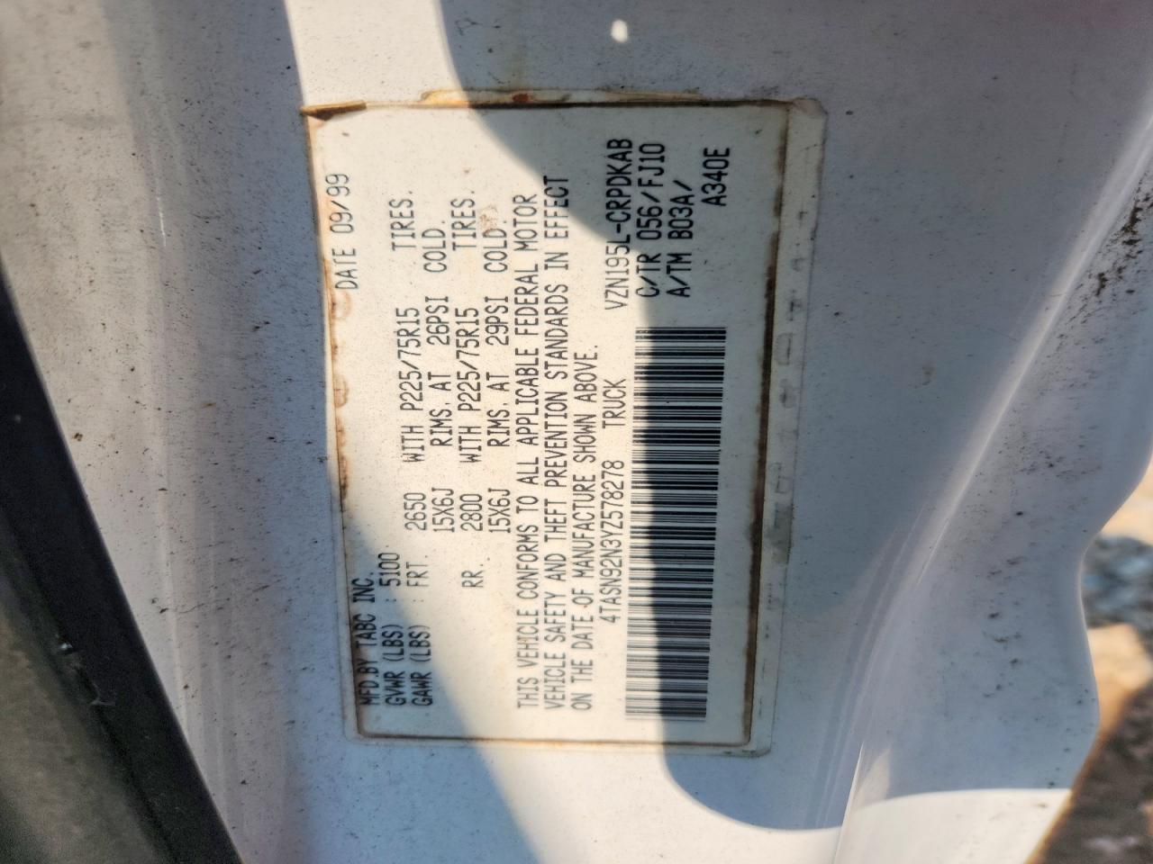 2000 Toyota Tacoma Xtracab Prerunner White vin: 4TASN92N3YZ578278