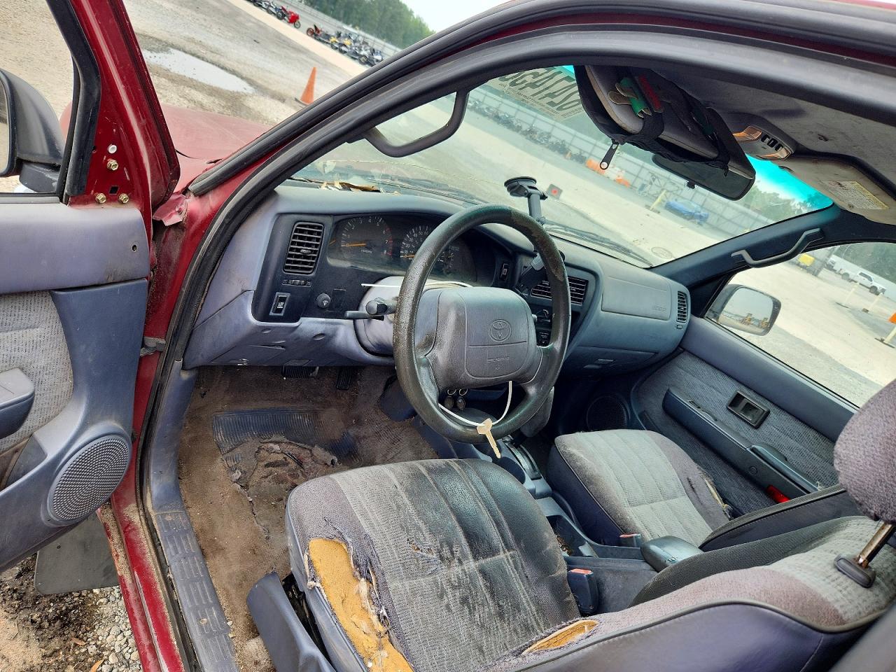 1999 Toyota Tacoma Xtracab Prerunner Burgundy vin: 4TASN92N5XZ444533