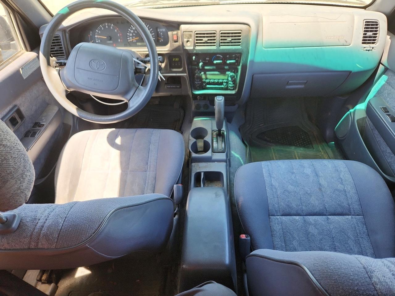 2000 Toyota Tacoma Xtracab Prerunner Silver vin: 4TASN92N7YZ617700