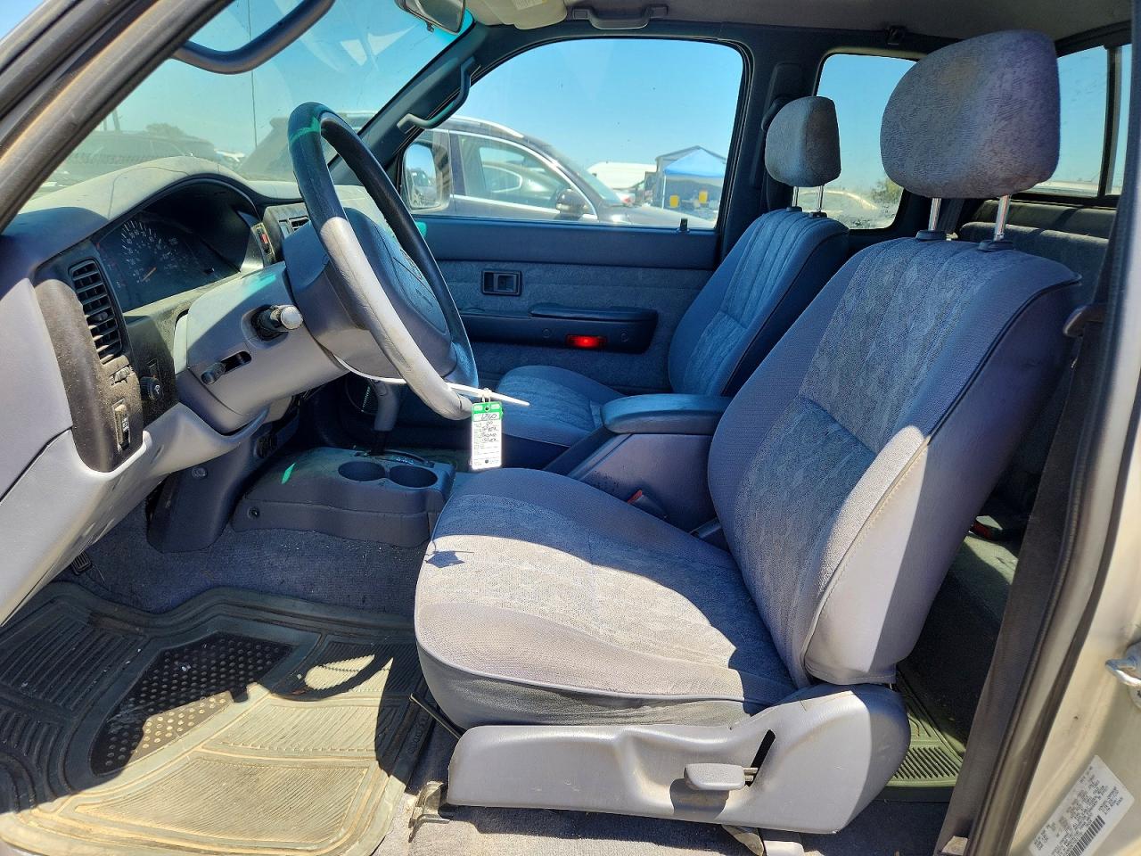 2000 Toyota Tacoma Xtracab Prerunner Silver vin: 4TASN92N7YZ617700