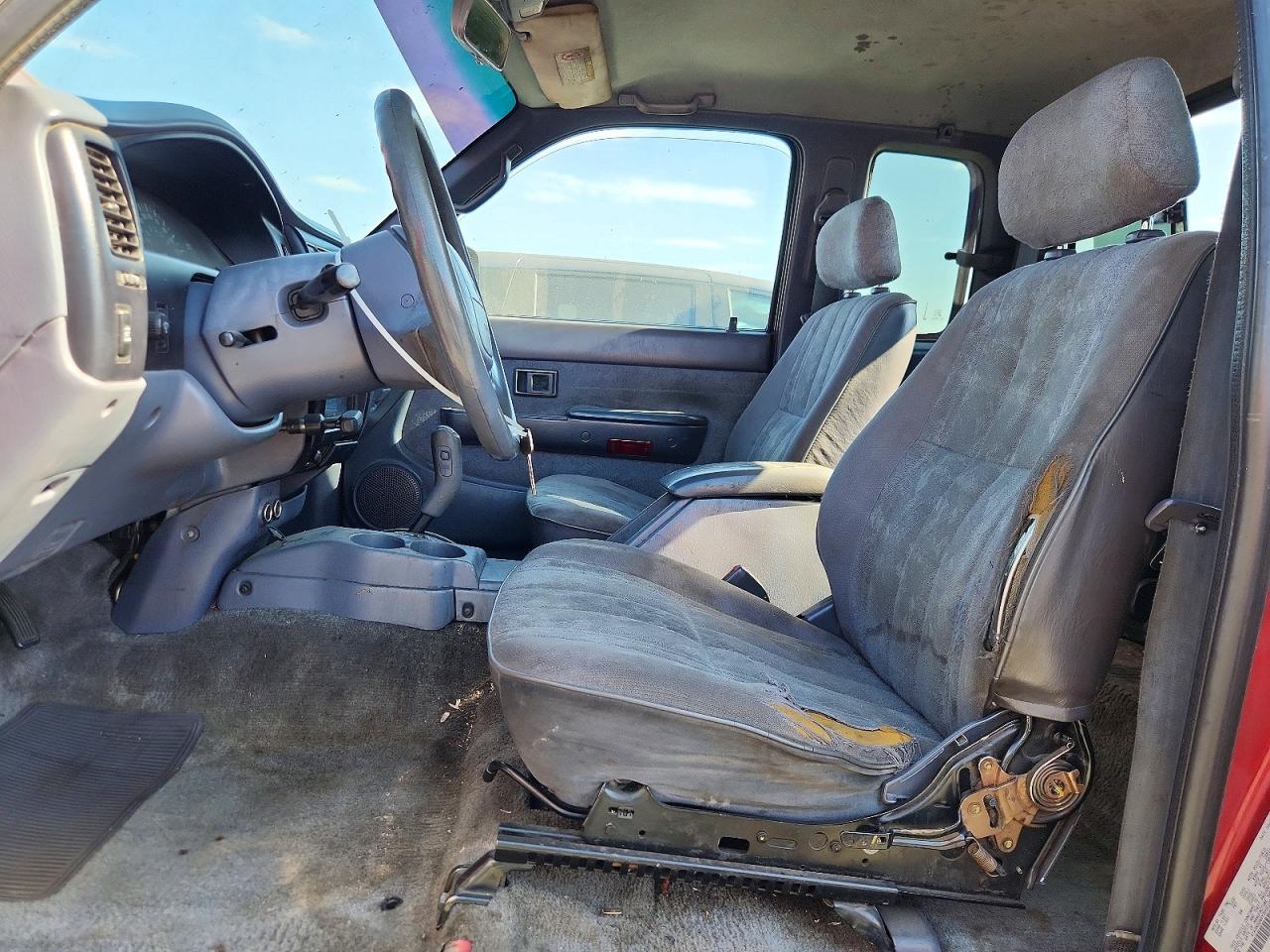 2000 Toyota Tacoma Xtracab Prerunner Red vin: 4TASN92N8YZ668199
