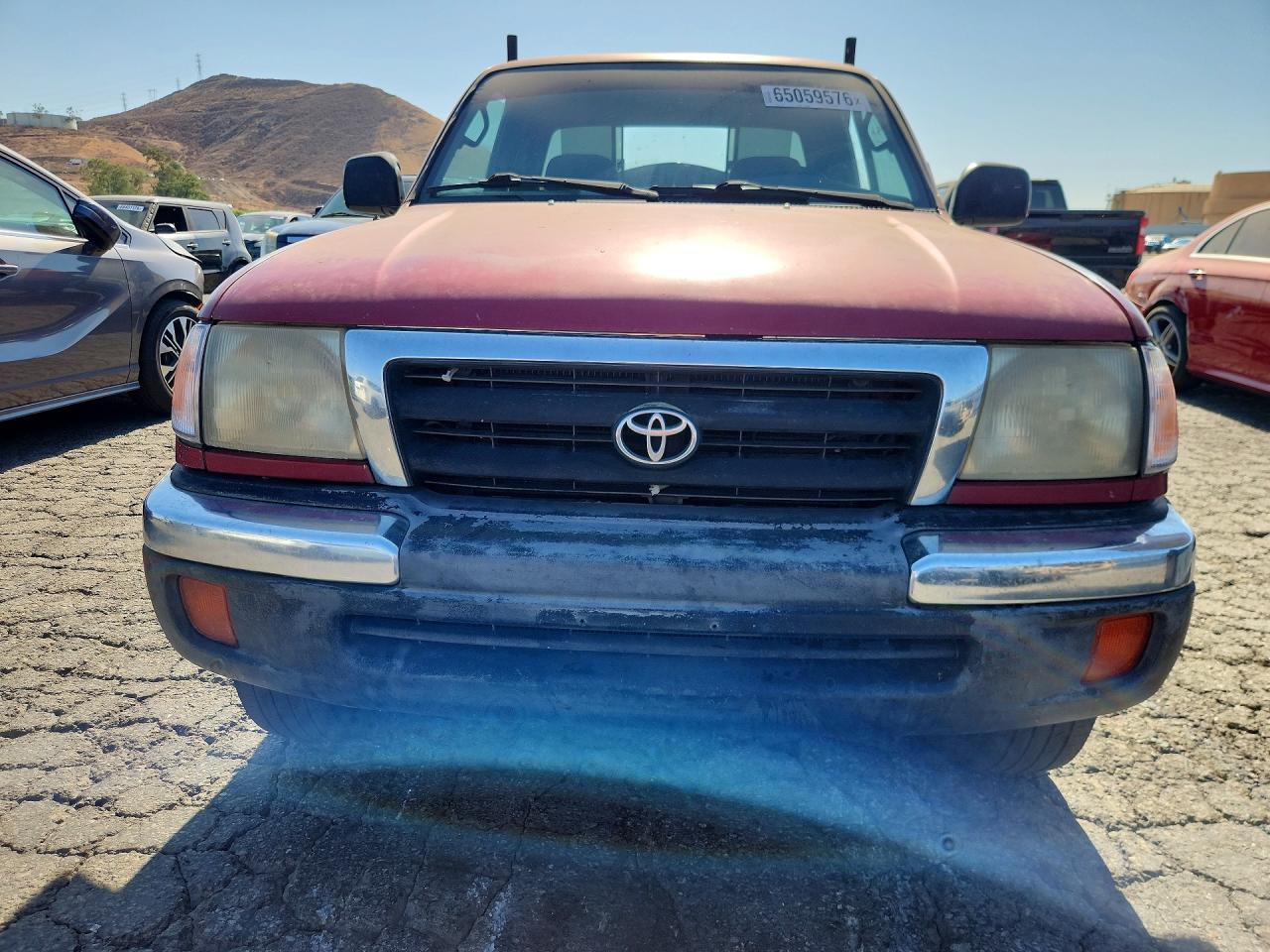 2000 Toyota Tacoma Xtracab Prerunner Red vin: 4TASN92N8YZ668199