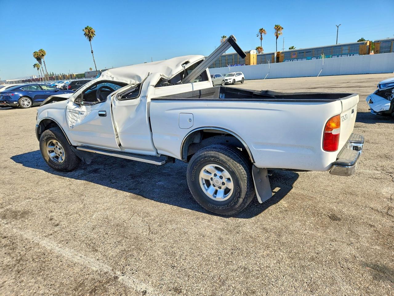 2000 Toyota Tacoma Xtracab Prerunner White vin: 4TASN92N9YZ604849