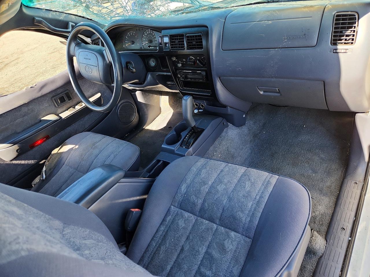 2000 Toyota Tacoma Xtracab Prerunner White vin: 4TASN92N9YZ604849