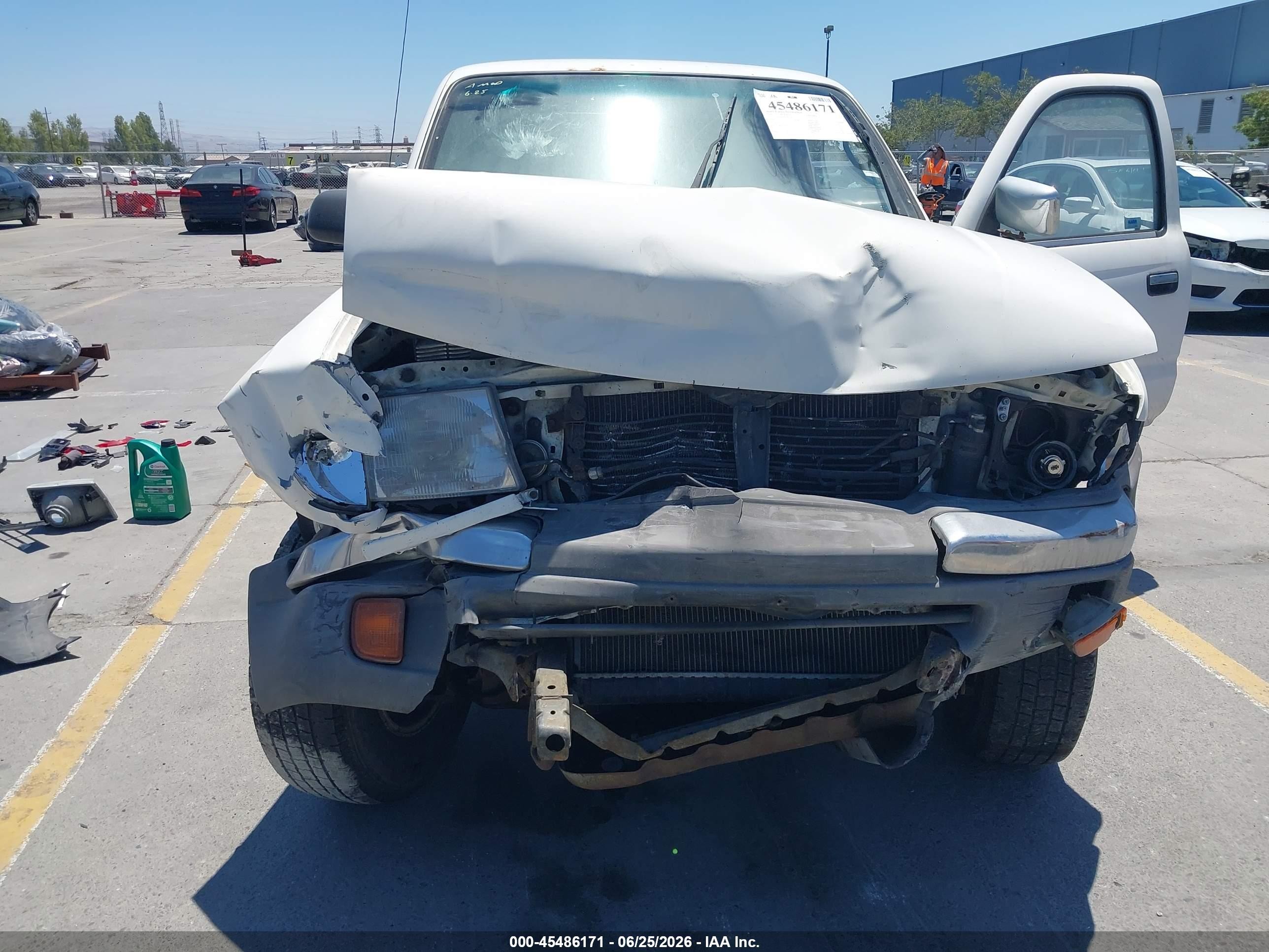 2000 Toyota Tacoma Prerunner V6 Белый vin: 4TASN92N9YZ682368