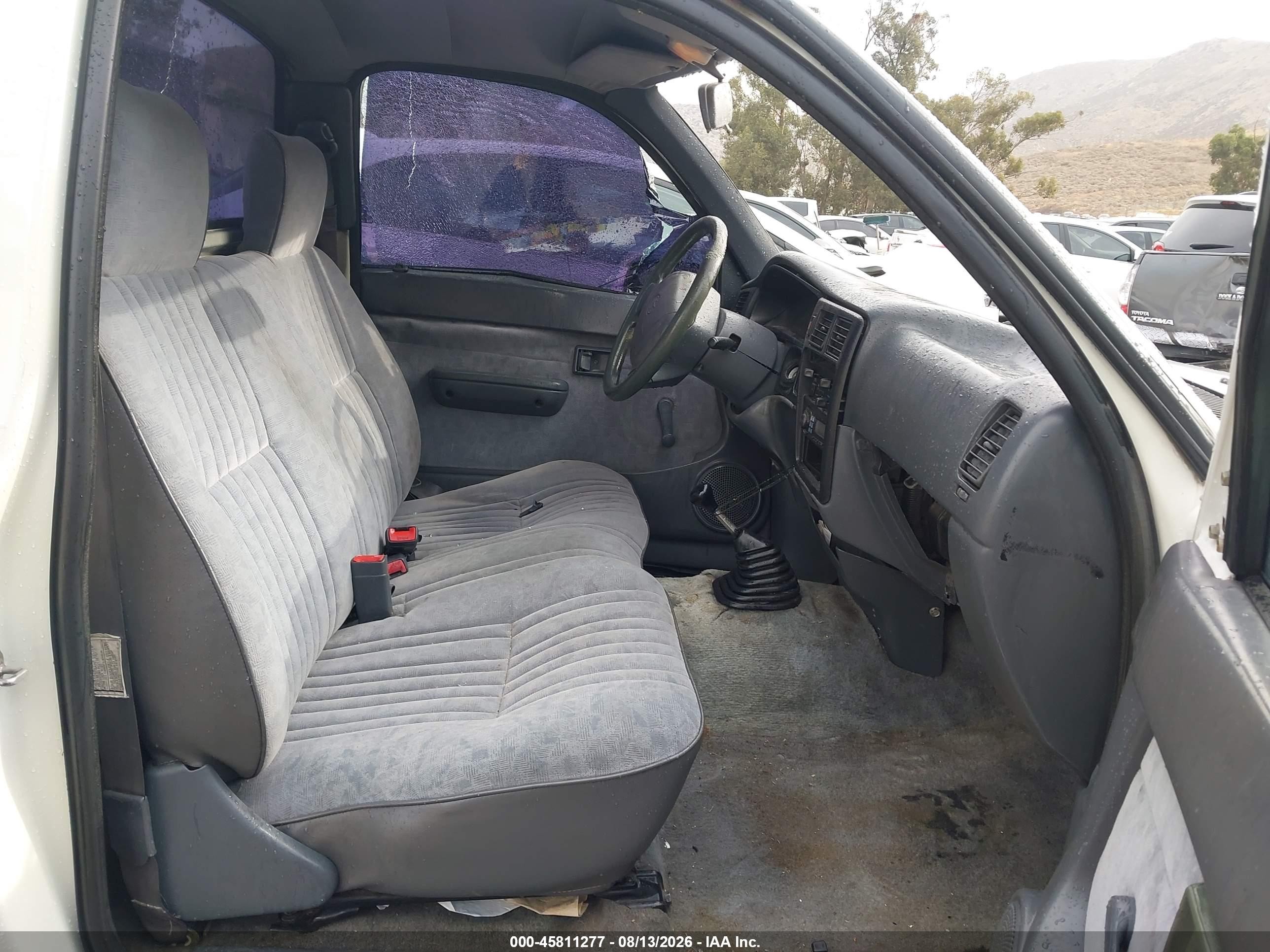 1995 Toyota Tacoma   Белый vin: 4TAUN41B3SZ072704
