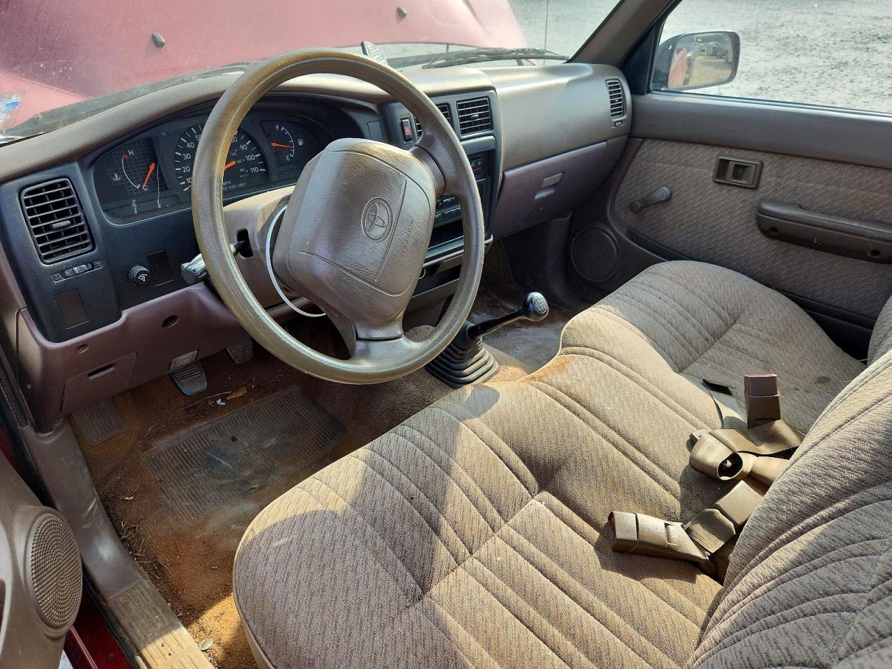 1995 Toyota Tacoma Burgundy vin: 4TAUN41B6SZ050504