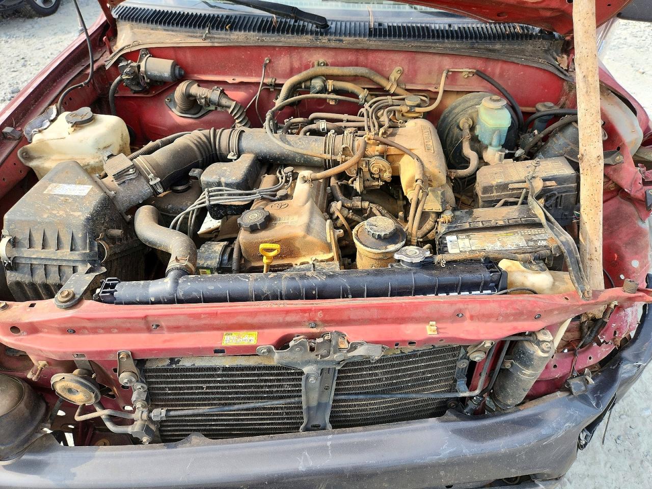 1995 Toyota Tacoma Burgundy vin: 4TAUN41B6SZ050504