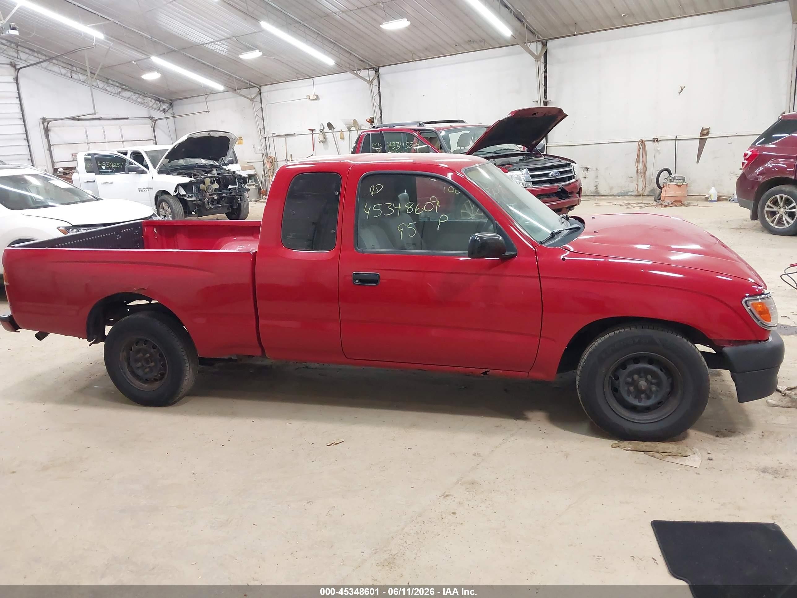 1995 Toyota Tacoma Xtracab Red vin: 4TAUN53B0SZ031899