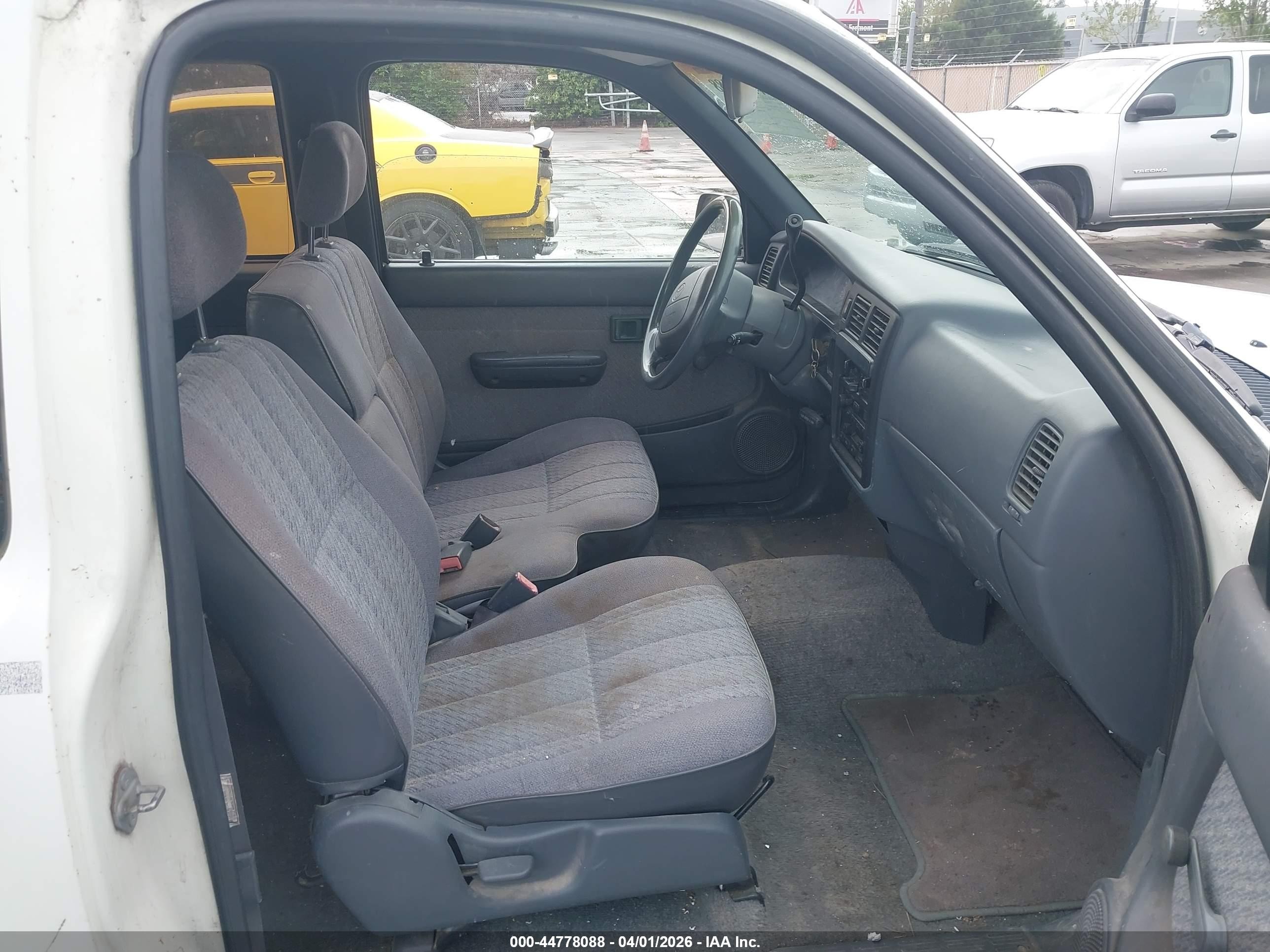 1995 Toyota Tacoma Xtracab White vin: 4TAUN53B1SZ042538
