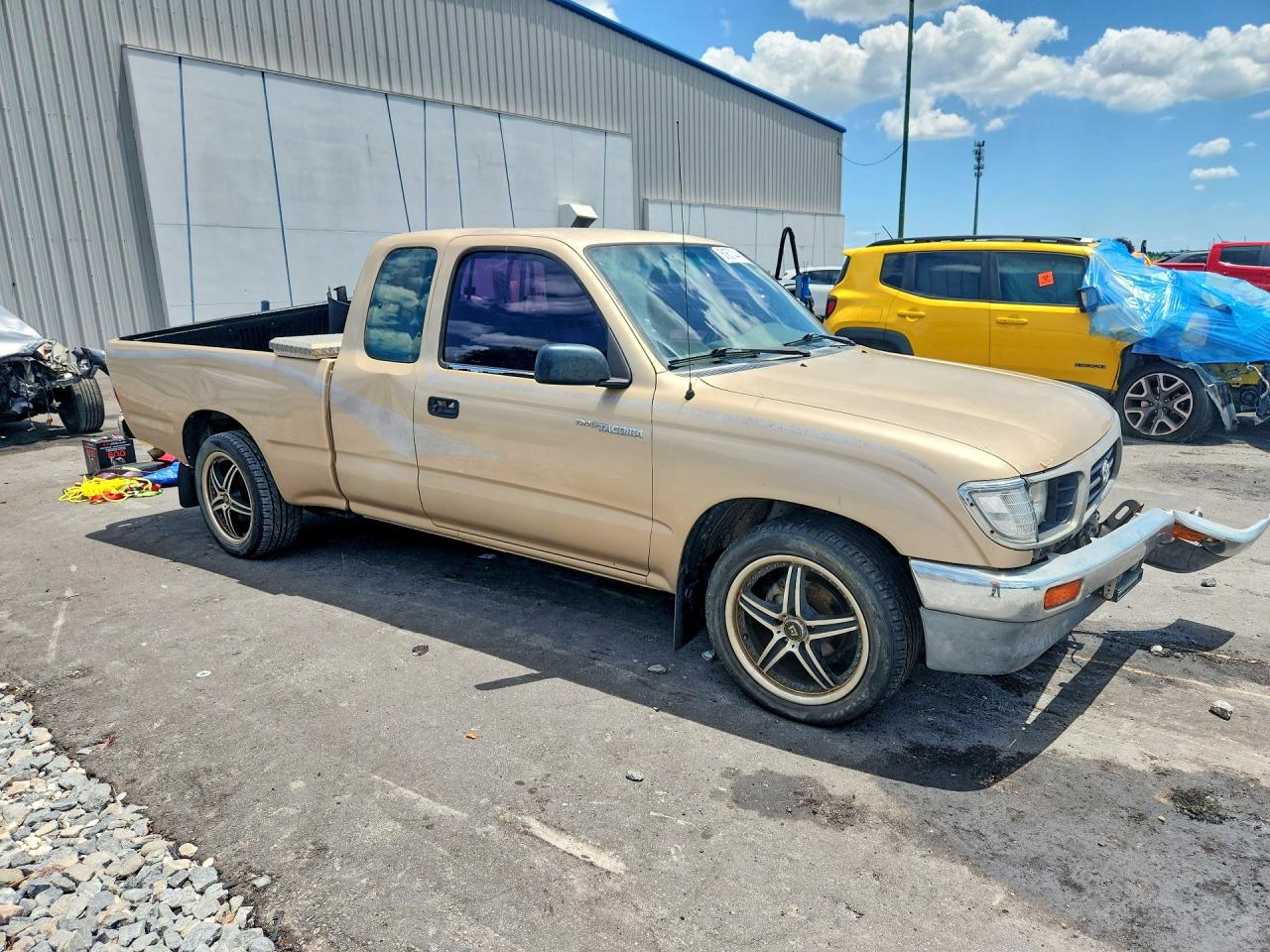 1995 Toyota Tacoma Xtracab Gold vin: 4TAUN53B3SZ060698
