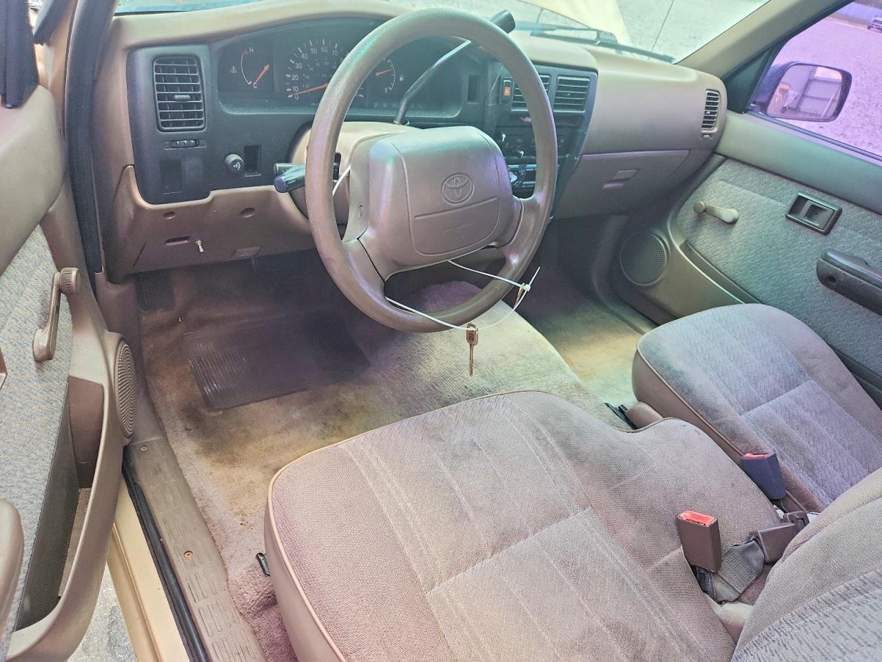 1995 Toyota Tacoma Xtracab Gold vin: 4TAUN53B3SZ060698