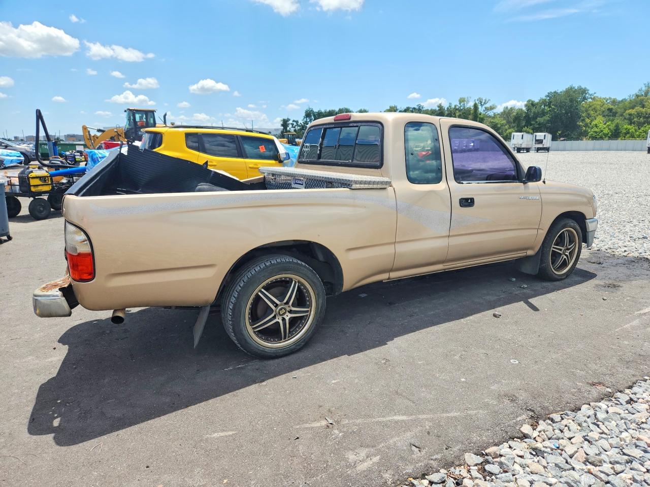 1995 Toyota Tacoma Xtracab Gold vin: 4TAUN53B3SZ060698