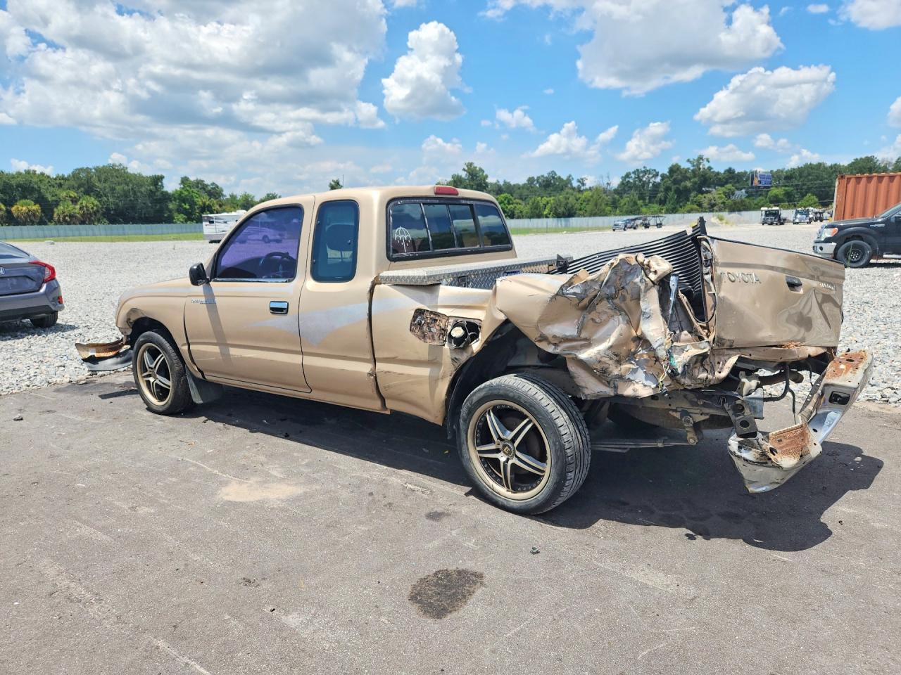 1995 Toyota Tacoma Xtracab Gold vin: 4TAUN53B3SZ060698