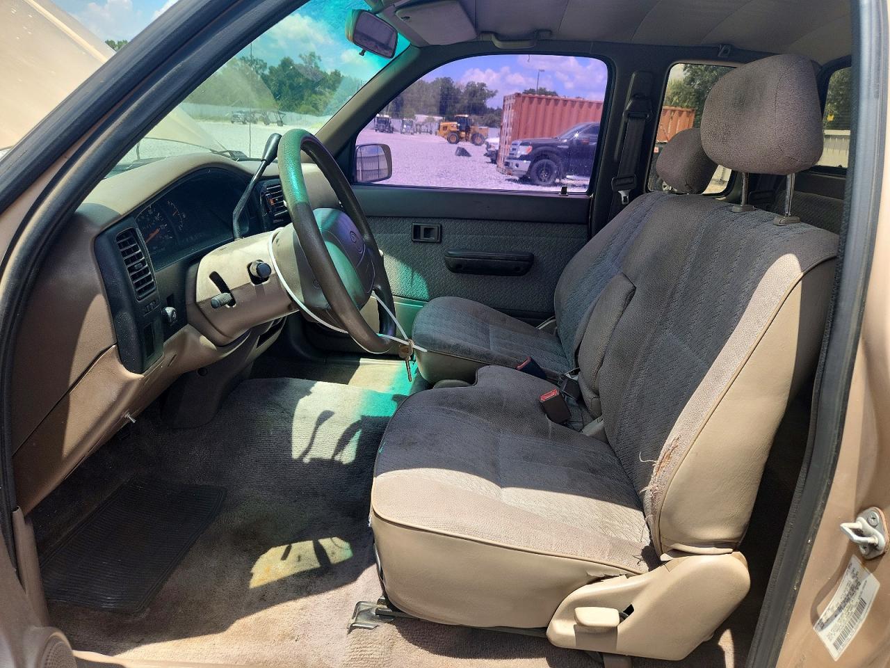 1995 Toyota Tacoma Xtracab Gold vin: 4TAUN53B3SZ060698
