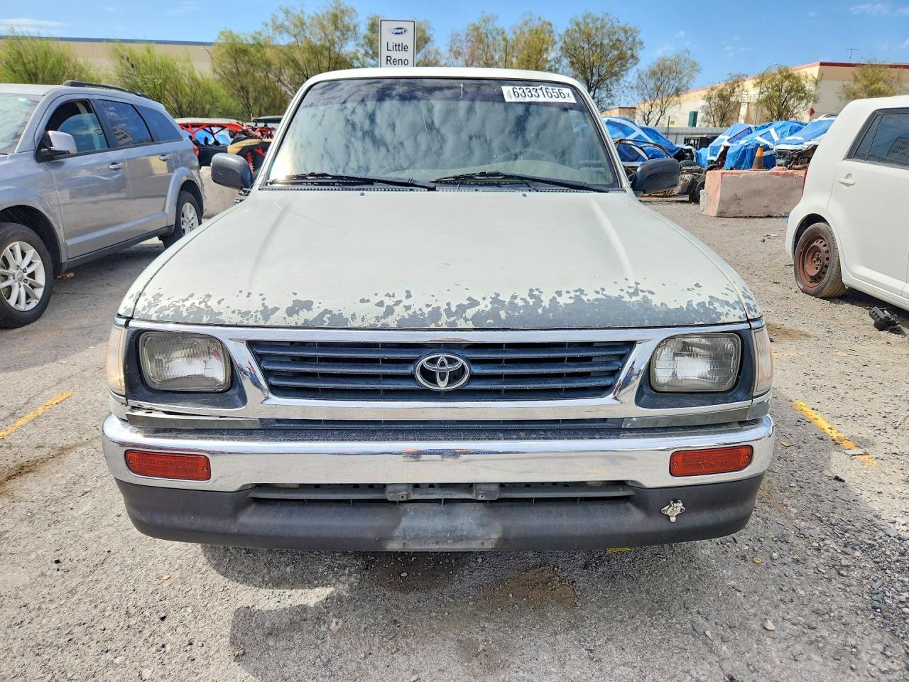 1995 Toyota Tacoma Base White vin: 4TAUN53B6SZ051977