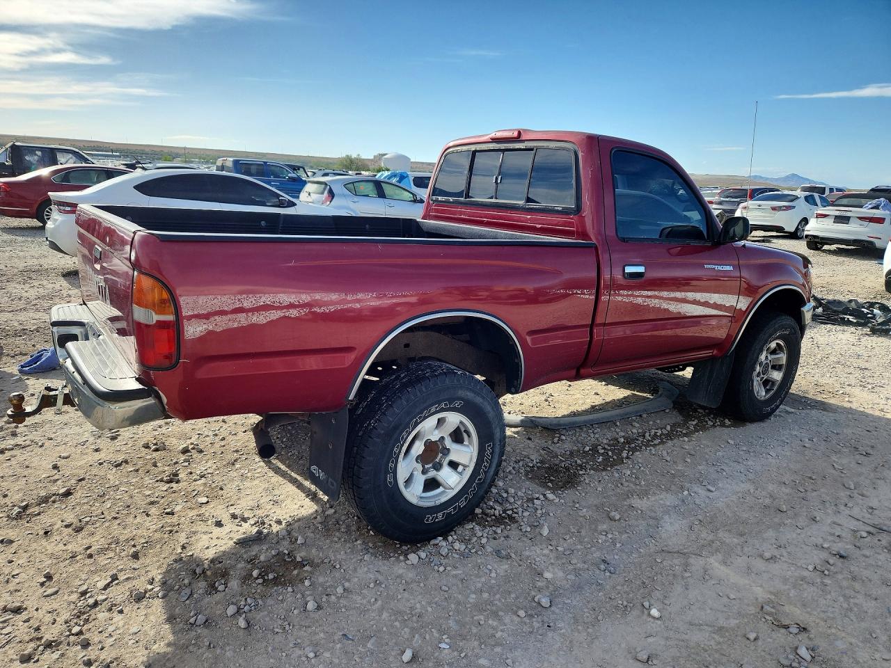 1995 Toyota Tacoma Base Burgundy vin: 4TAUN61C2SZ061150