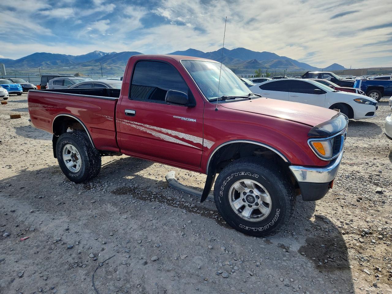 1995 Toyota Tacoma Base Burgundy vin: 4TAUN61C2SZ061150