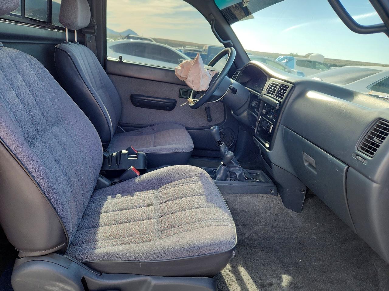 1995 Toyota Tacoma Base Burgundy vin: 4TAUN61C2SZ061150