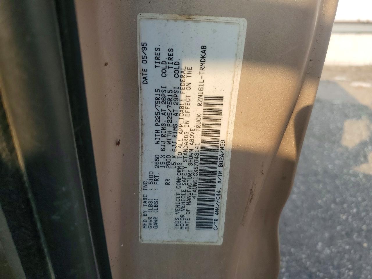 1995 Toyota Tacoma Beige vin: 4TAUN61CXSZ043141