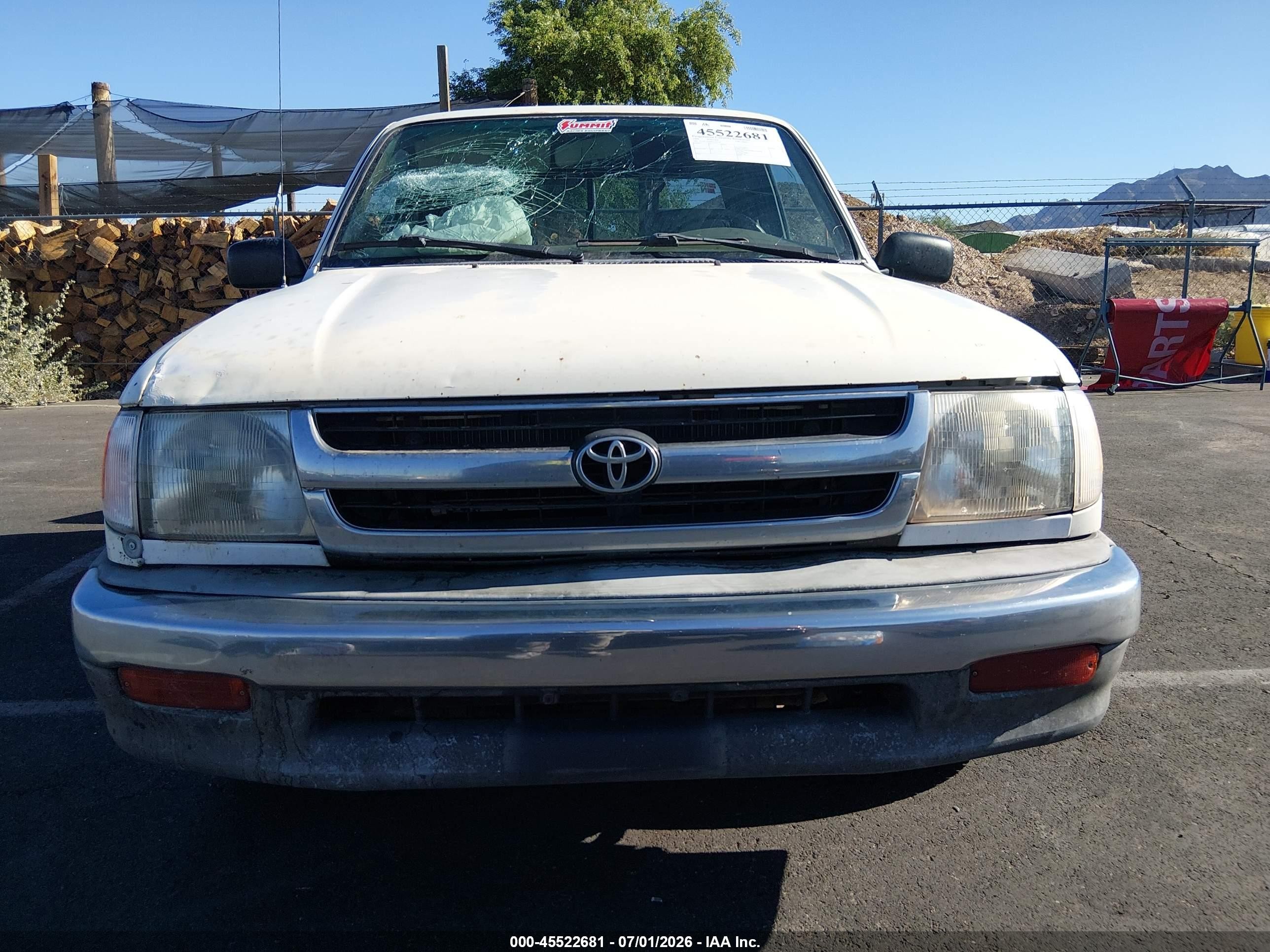 1998 Toyota Tacoma   White vin: 4TAVL52N0WZ113210