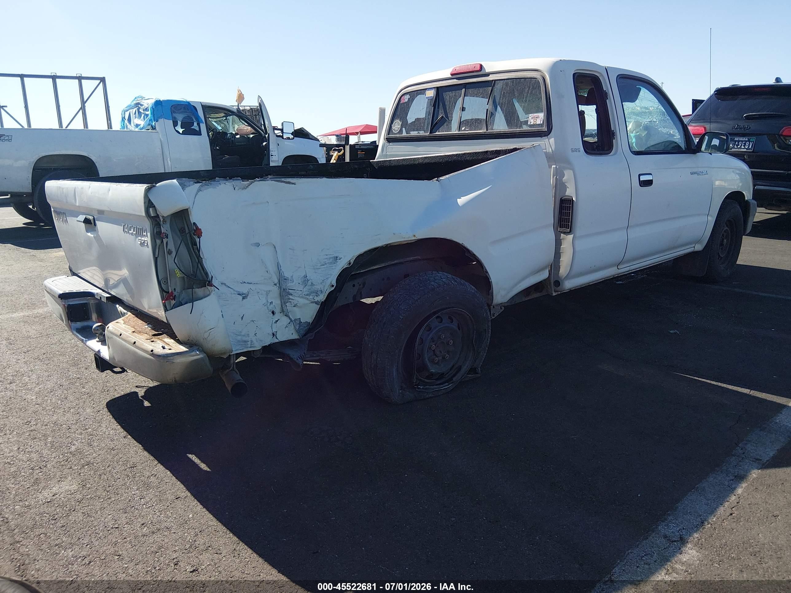 1998 Toyota Tacoma   White vin: 4TAVL52N0WZ113210