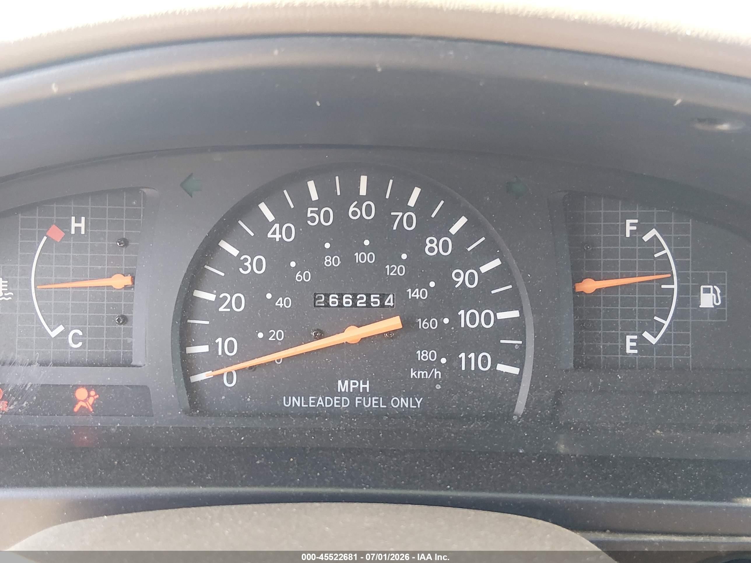 1998 Toyota Tacoma   White vin: 4TAVL52N0WZ113210