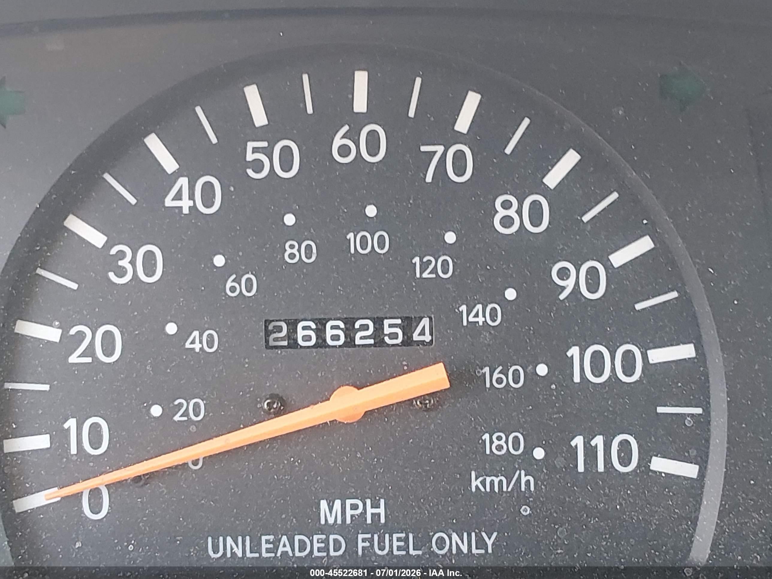1998 Toyota Tacoma   White vin: 4TAVL52N0WZ113210