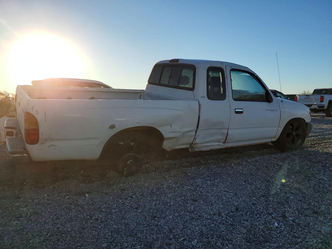 1999 Toyota Tacoma Xtracab White vin: 4TAVL52N0XZ570875