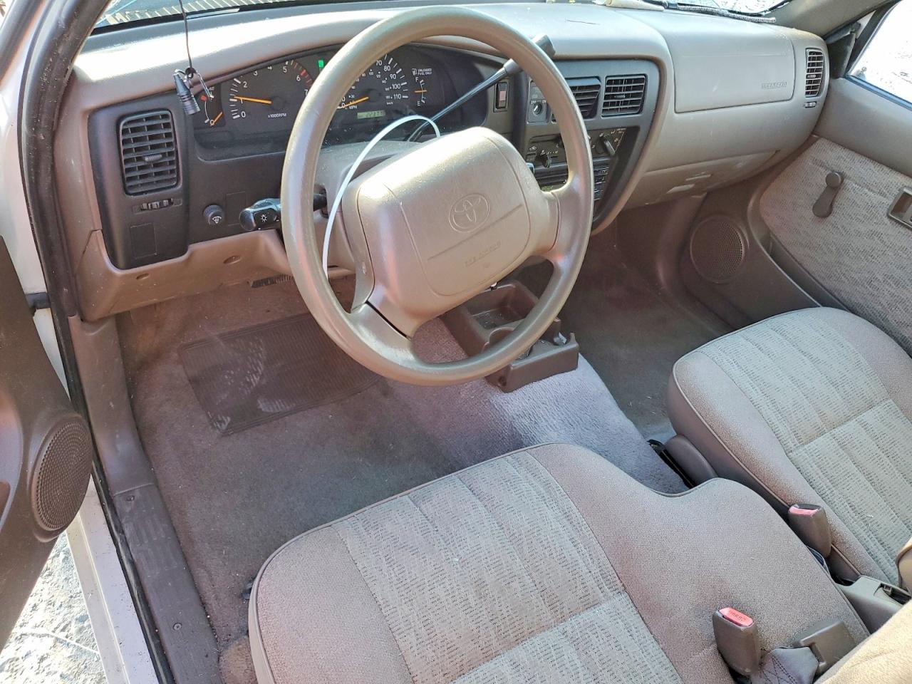 1999 Toyota Tacoma Xtracab White vin: 4TAVL52N0XZ570875