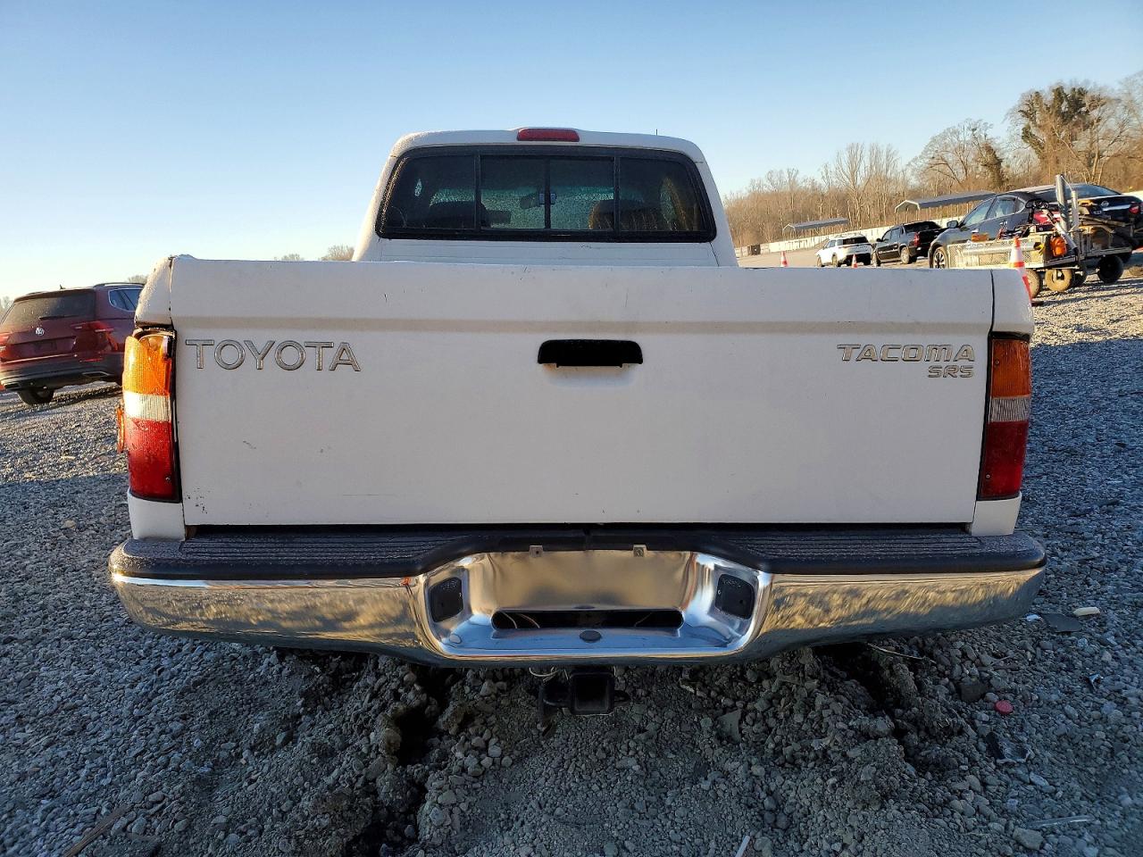 1999 Toyota Tacoma Xtracab White vin: 4TAVL52N0XZ570875